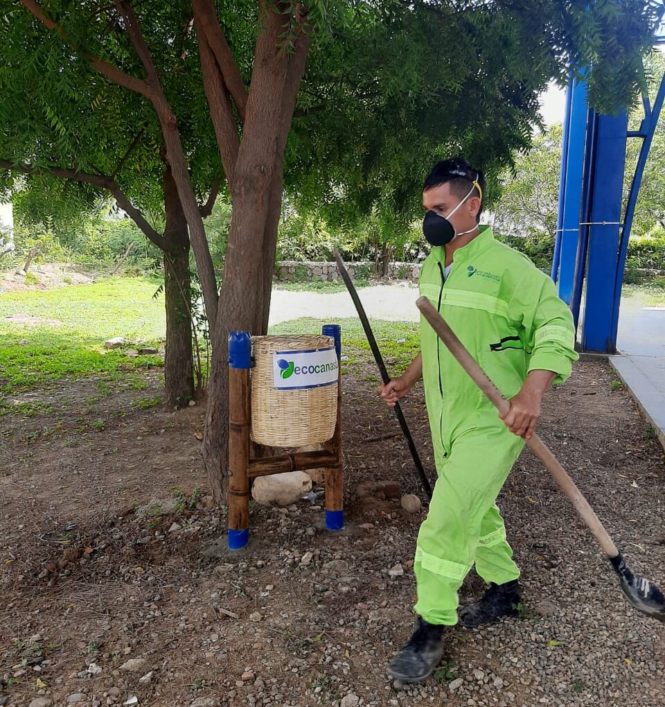 INSTALACIÓN DE CANASTAS ECOLÓGICAS